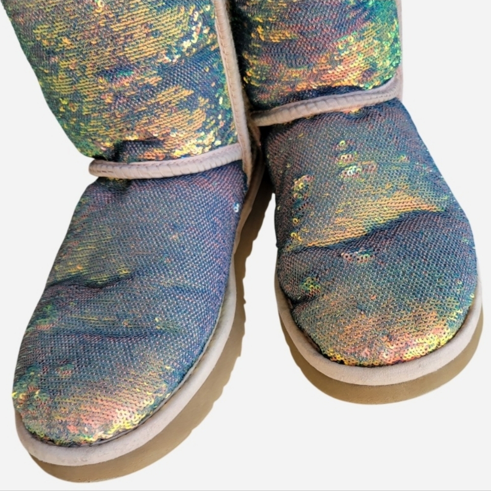UGG Classic Short Cosmos Sequin Boots Size 7 Rainbow Colors Sparkle Y2K